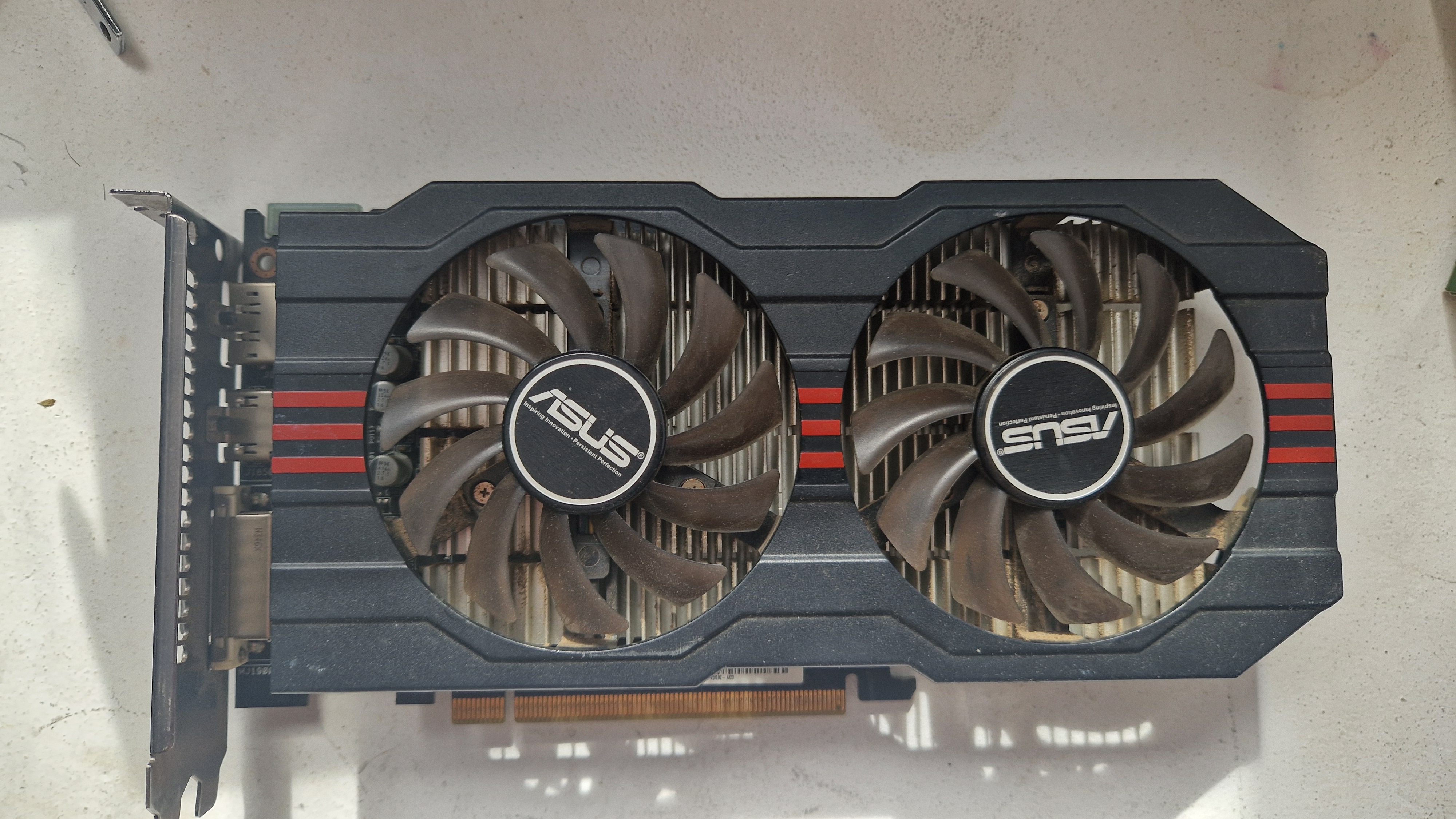 Placa video r7 260x defecta